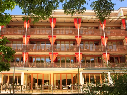 Nature hotel - Bezahlsysteme: Bar - Wolfegg (Altheim) - Außenansicht - Bio-Thermalhotel Falkenhof