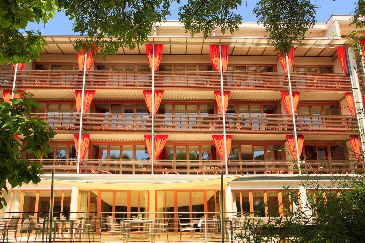 Biohotel: Außenansicht - Bio-Thermalhotel Falkenhof