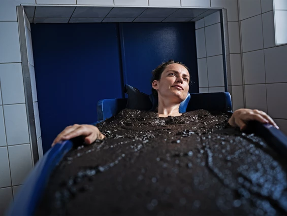 Biohotel: Ein wahrer Jungbrunnen. Moor Treatments in unserem einzigartigen Bergkiefern-Hochmoor. - moor&mehr Bio-Kurhotel