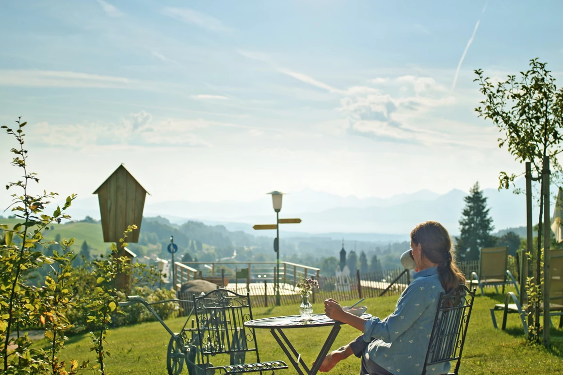 Biohotel: Entdecken Sie unser grünes Hideaway im Herzen der Ammergauer Alpen. 100% Bio. - moor&mehr Bio-Kurhotel
