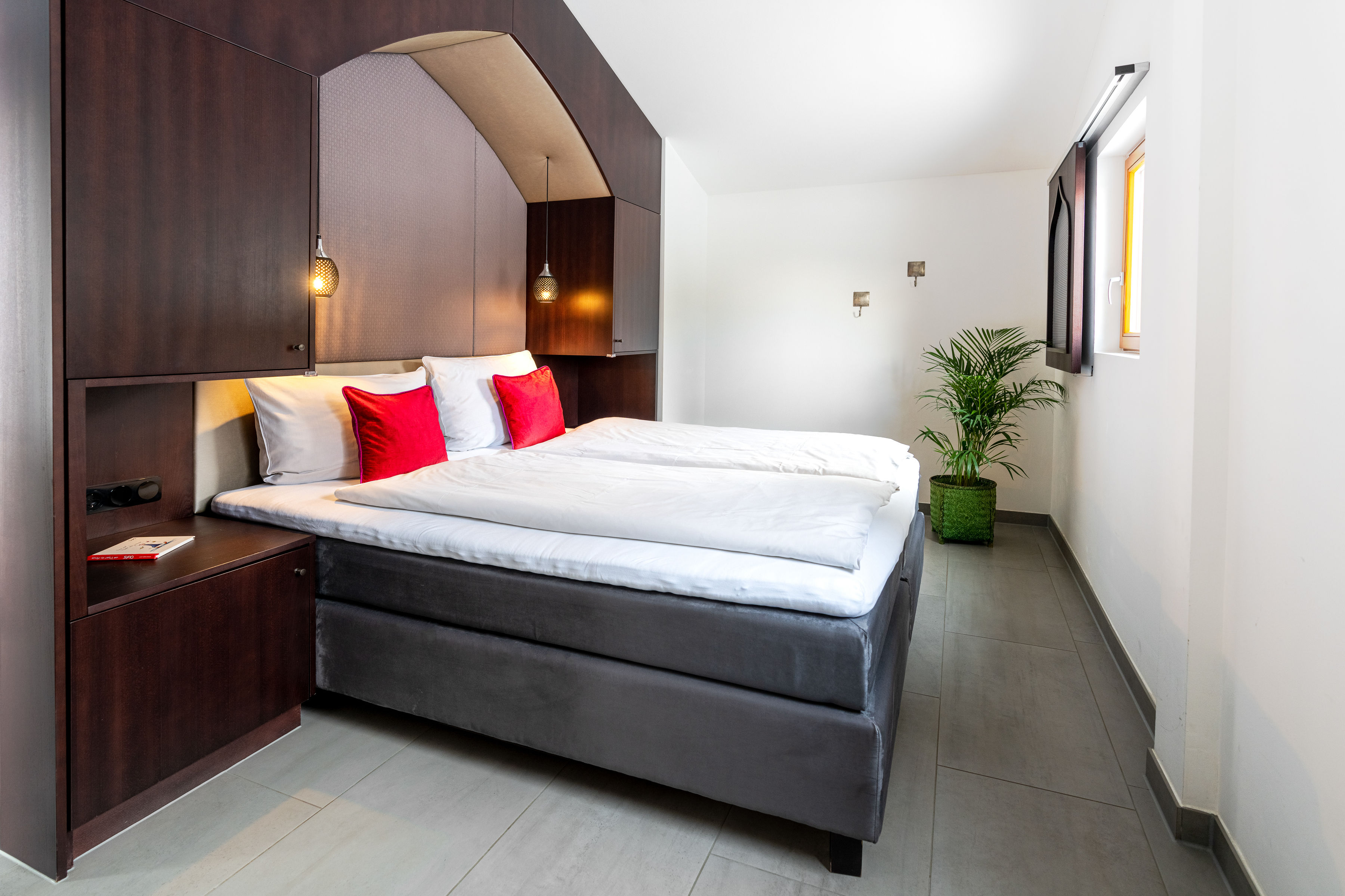 Biohotel: BIO HOTEL 7 Sentidos: Schlafzimmer mit Boxspringbetten - 7 Sentidos – Naturchalets