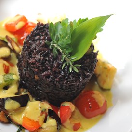 Biohotel: Veganes Gemüse-Cocos-Curry mit schwarzem italienischen Reis - BIO-Adler im schönen Allgäu