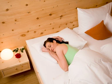 Biohotel: Mattlihüs Holz100 Zimmer mit Zirbenbett - Biohotel Mattlihüs in Oberjoch