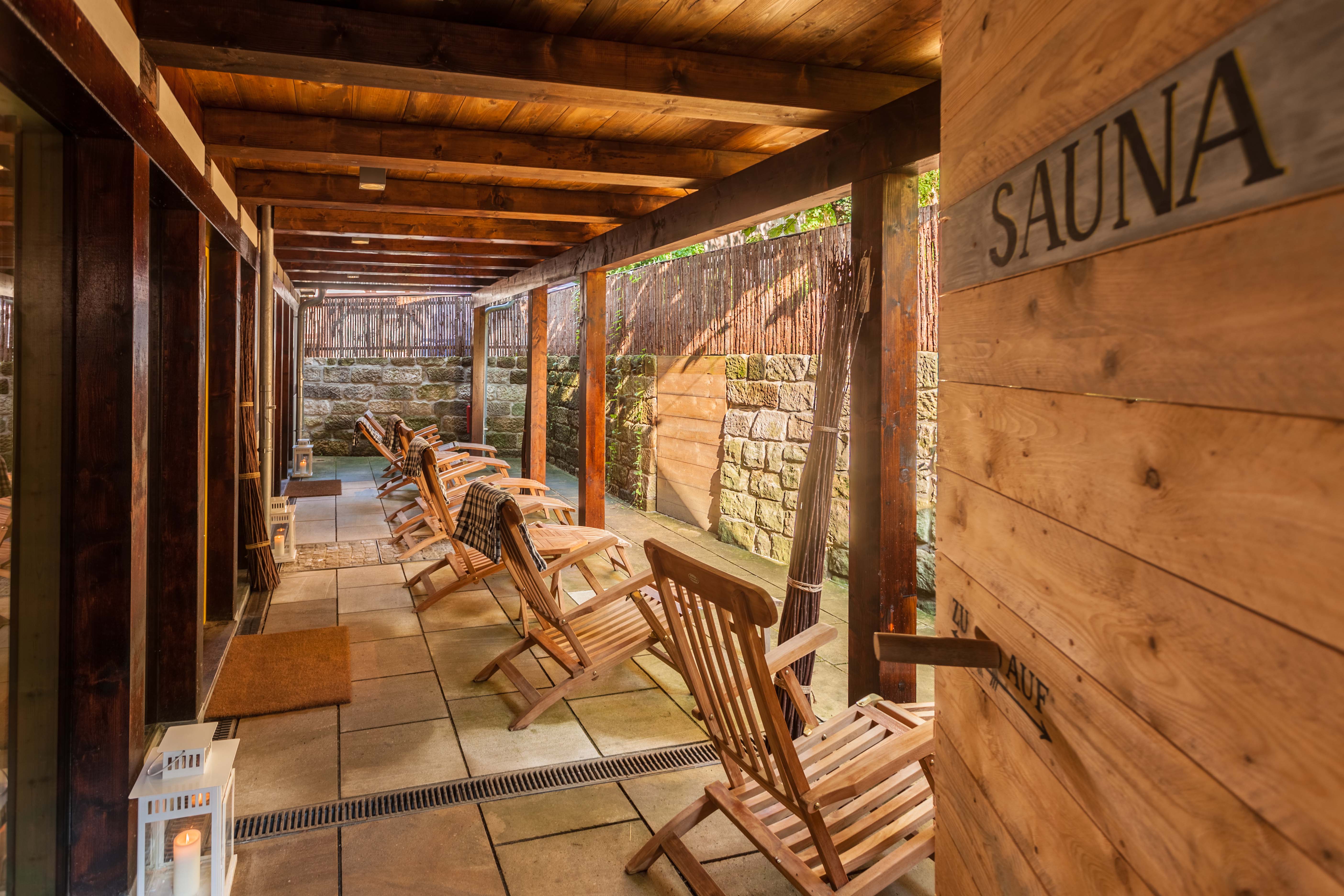 Naturhotel - Regionale Produkte - Einfach mal die Seele baumeln lassen - warum nicht im Badehaus mit Bio-Sauna (65 - 70 °C) oder Finnischer Sauna (90 °C)?  - Pension Forsthaus